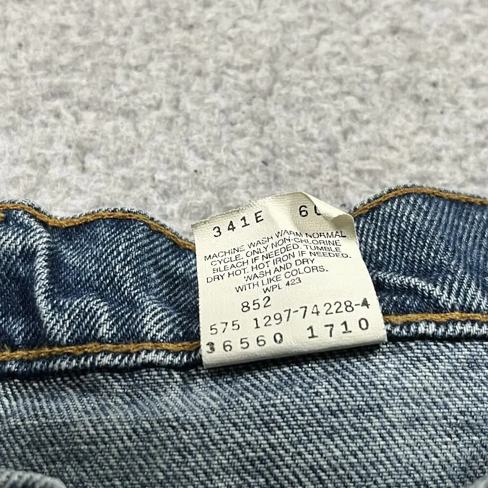 Vintage Levis 560 Shorts Mens 36 Blue Made USA Denim Baggy Jorts Loose Fit